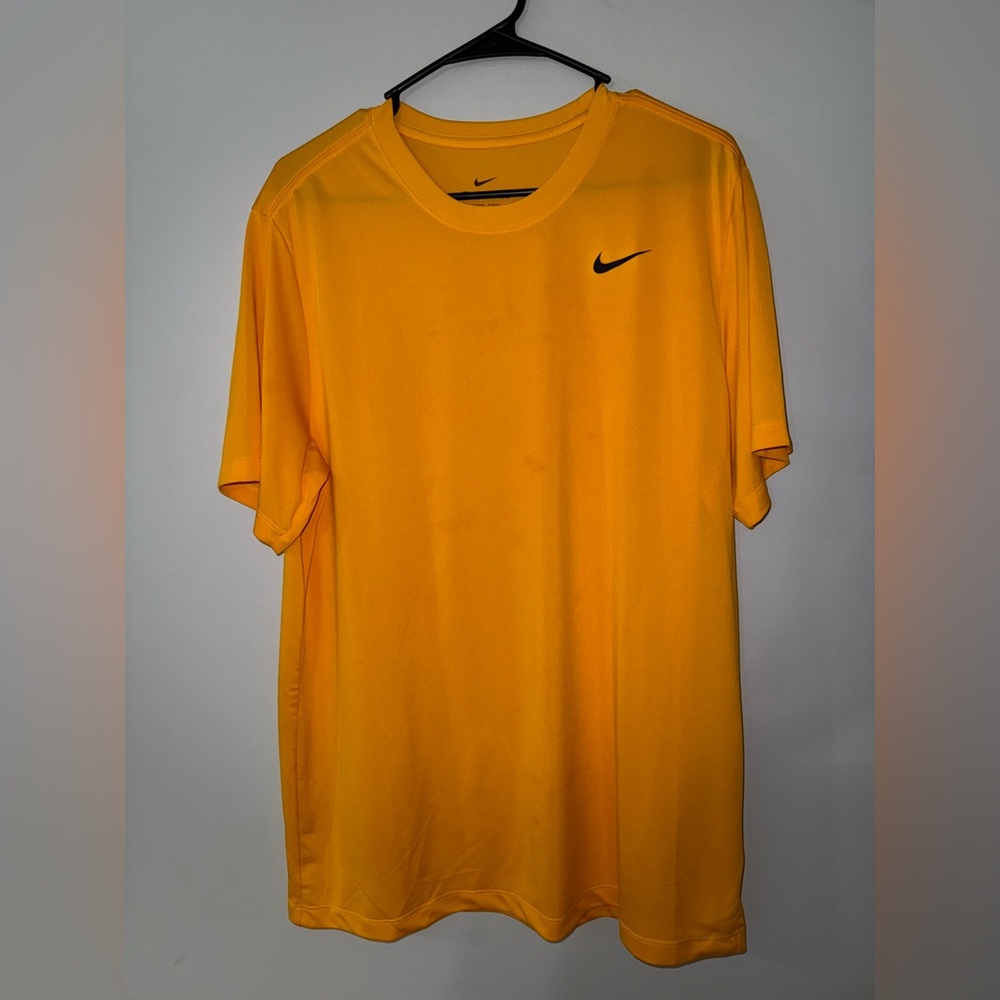 Men’s Nike size large